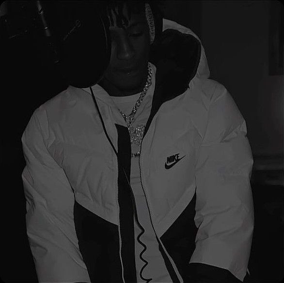 kaykay3___'s tweet photo. I’m all I need💯 cuz when I’m alone nb❌ there but me. https://t.co/0csoBH4jr4