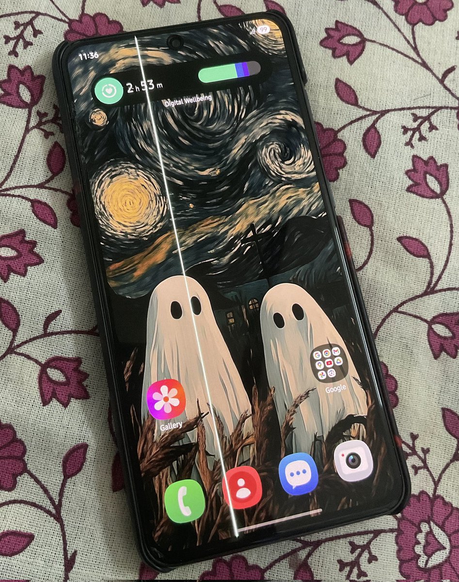 bhaskar_stark's tweet photo. Mind explaining this?  @SamsungMobile @SamsungMobileUS @SamsungIndia 
I bought this phone in november 2023. when i updated my phone last month with your one ui 7 and android 15 august security patch, one green line showed up from nowhere. Then another one showed up later. https://t.co/fiZGXlWjDm