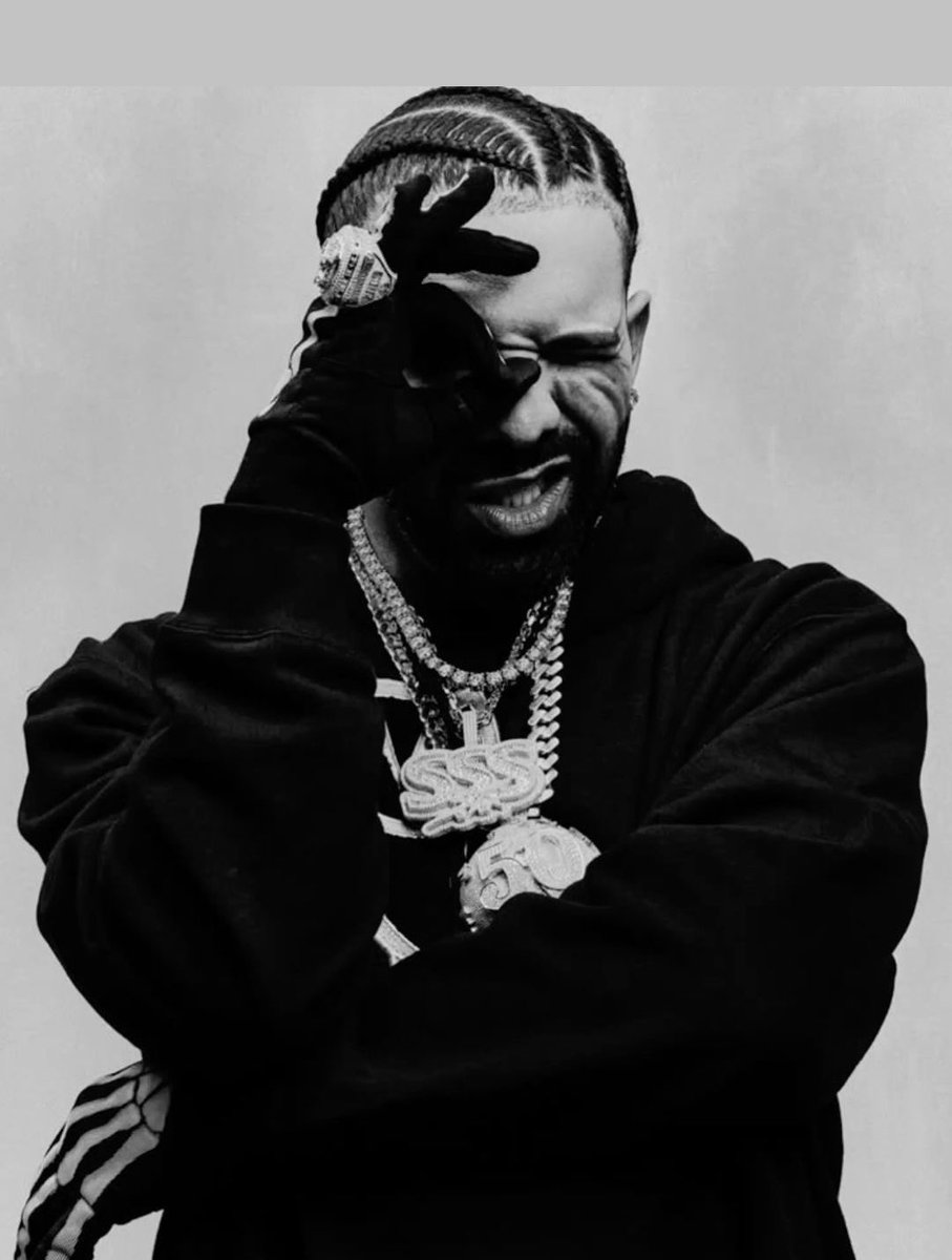 🚨 JE VENDS 1 PLACE POUR DRAKE LE 7/09 EN FOSSE ‼️ 

📩 Info en DM 

#drakeparis #drake