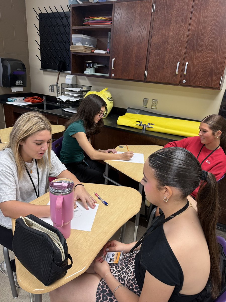 ChargedUpWSmith's tweet photo. Our budding sketch artist trying to figure out who their partners are describing!  #FulshearForensics https://t.co/GU4ezpGYWM