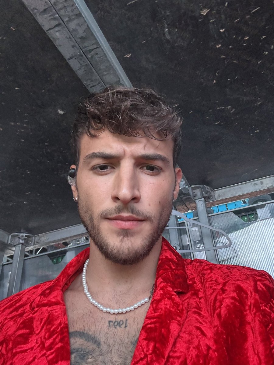 ⸻ 𝐋𝐎𝐎𝐊𝐈𝐍𝐆 𝐅𝐎𝐑: 
→OTP ( tendrá contenido +18)
→ trama a establecer entre ambos.
→ posibles fc:
                                 ¿♡+⟳?