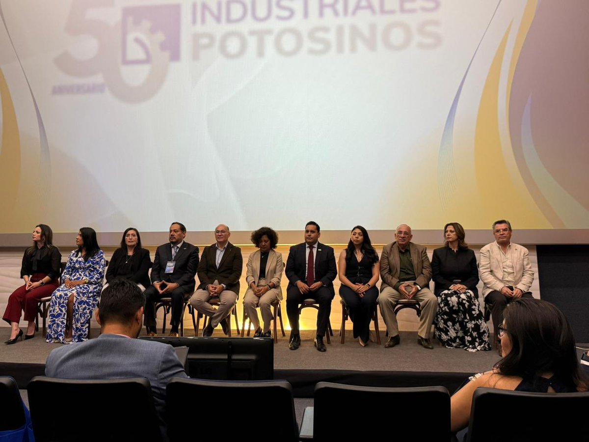 San Luis Potosí sigue creciendo con espacios que fortalecen al sector productivo. Participé en la inauguración de la Expo Industriales Potosinos 2025 – Summit de Negocios.

En el marco de este evento también celebramos los 50 años de <a href="/ipacslp/">IPAC SLP</a>. ¡Enhorabuena por los logros!