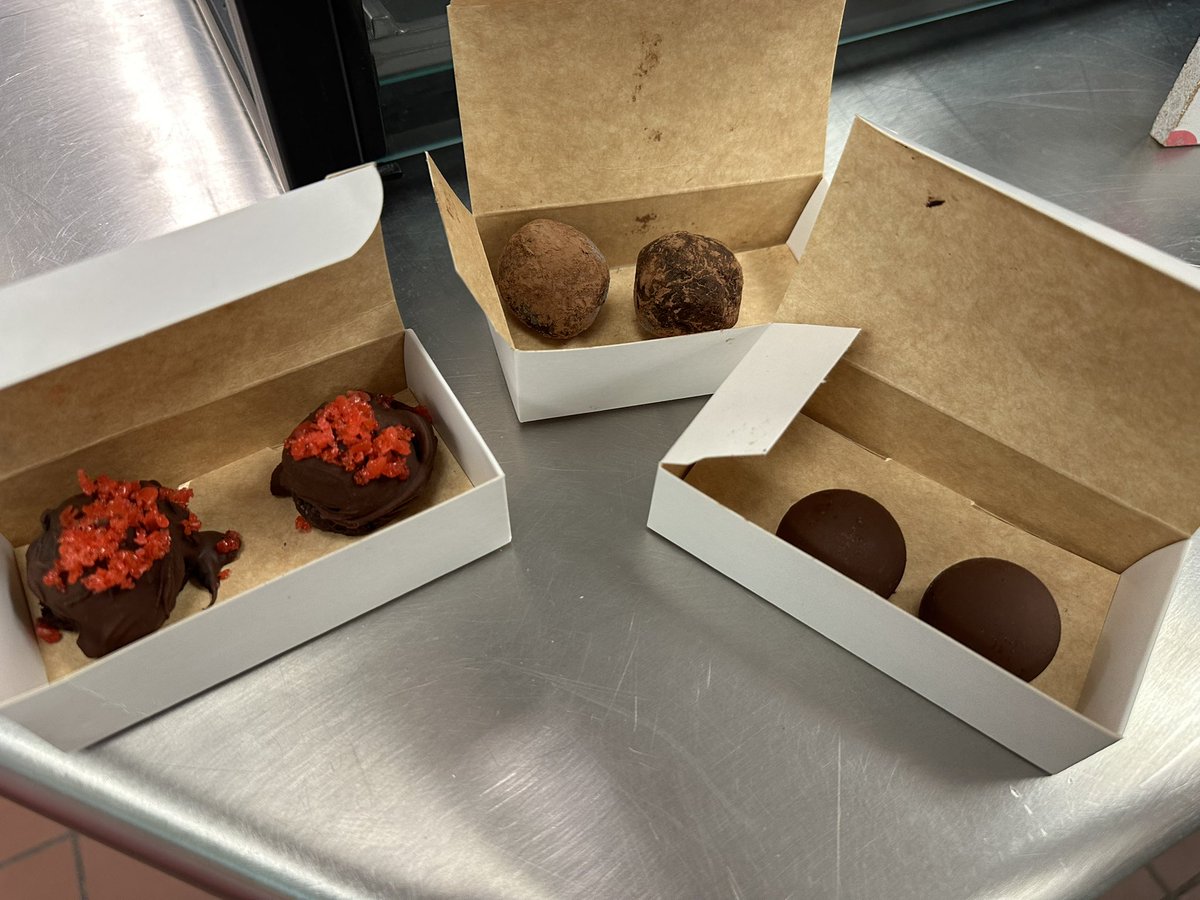 apexculinary's tweet image. Viral recipes in Apps for test kitchen: Dubai brownies and fluffy seagull lattes…☕️ 🌴and an introductory truffle lab for Culinary 1! They had to work together to make a Harry Potter inspired truffle with a surprise element for Honeydukes! 🪄🧙🍫🍬
