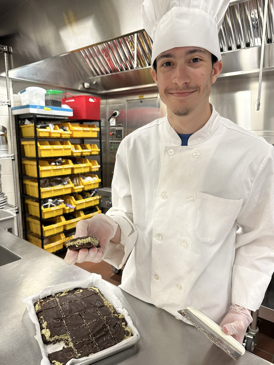 apexculinary's tweet image. Viral recipes in Apps for test kitchen: Dubai brownies and fluffy seagull lattes…☕️ 🌴and an introductory truffle lab for Culinary 1! They had to work together to make a Harry Potter inspired truffle with a surprise element for Honeydukes! 🪄🧙🍫🍬