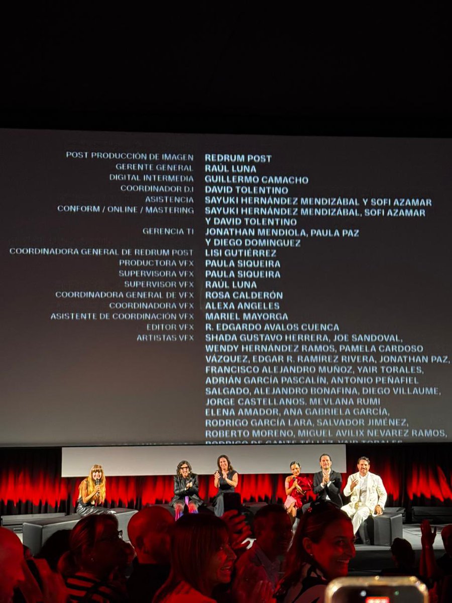 En el mismo año tengo doble crédito en la <a href="/la_Biennale/">La Biennale di Venezia</a> 

Esto es un sueño 🥹
