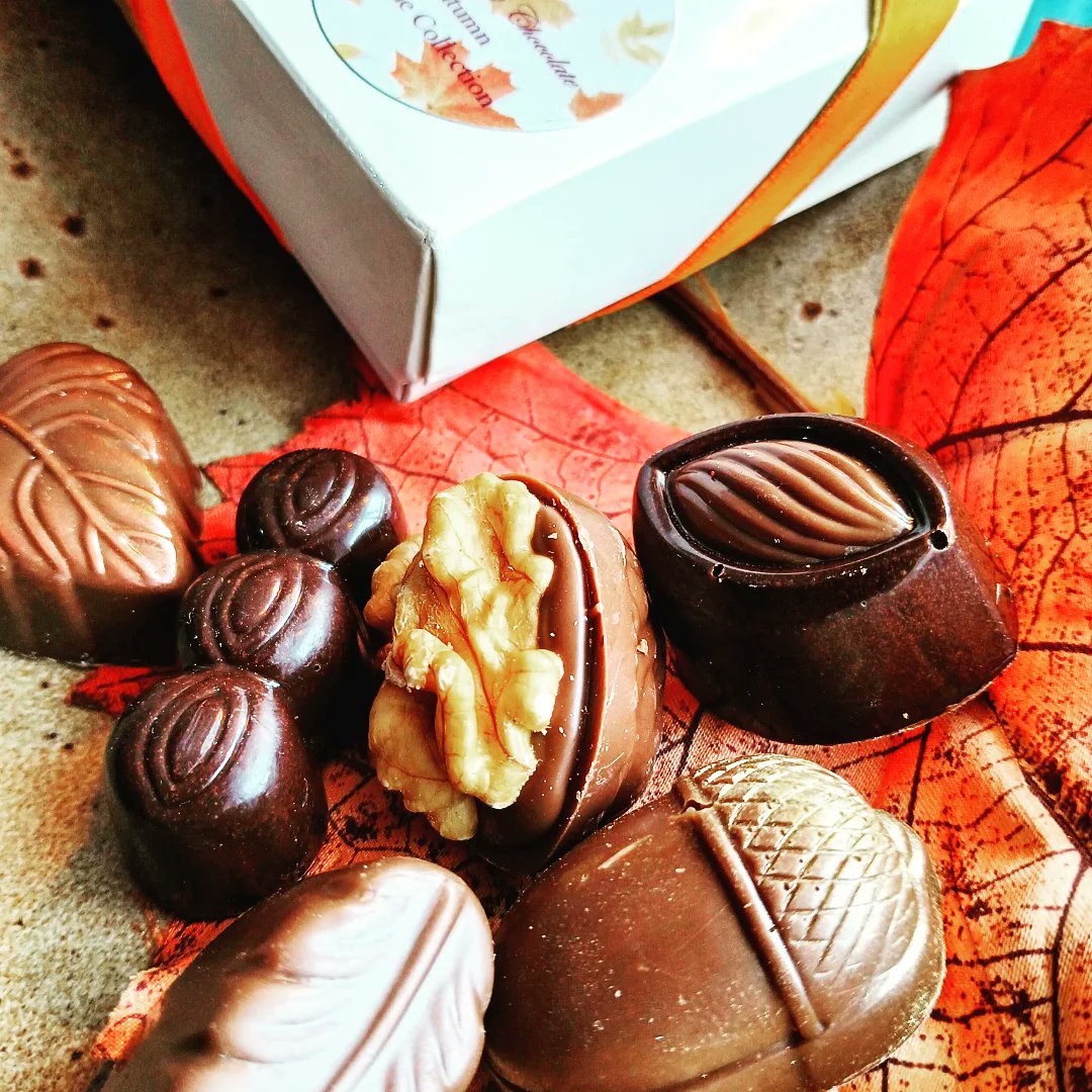 Hello Autumn!! 🍂  we are doing our popular Autumnal praline gift boxes again this year 🍁🍂 #autumncolours #autumnpralines #thechocolateshop #churchtownvillage
