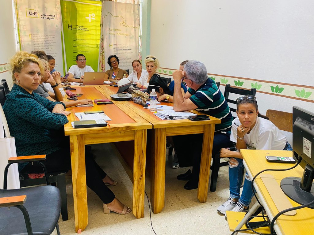 CPCC_Holguin's tweet photo. 👉Participan los metodólogos de nuestro Centro Provincial en videoconferencia y reunión de COPESUM ultimando detalles del venidero Festival Nacional de Artistas Aficionados de la FEU de la que nuestra provincia es sede.
#SomosCulturaHolguin #YoSoyInstructorDeArte
#HonorHolguinero https://t.co/ngMO4ysU3C