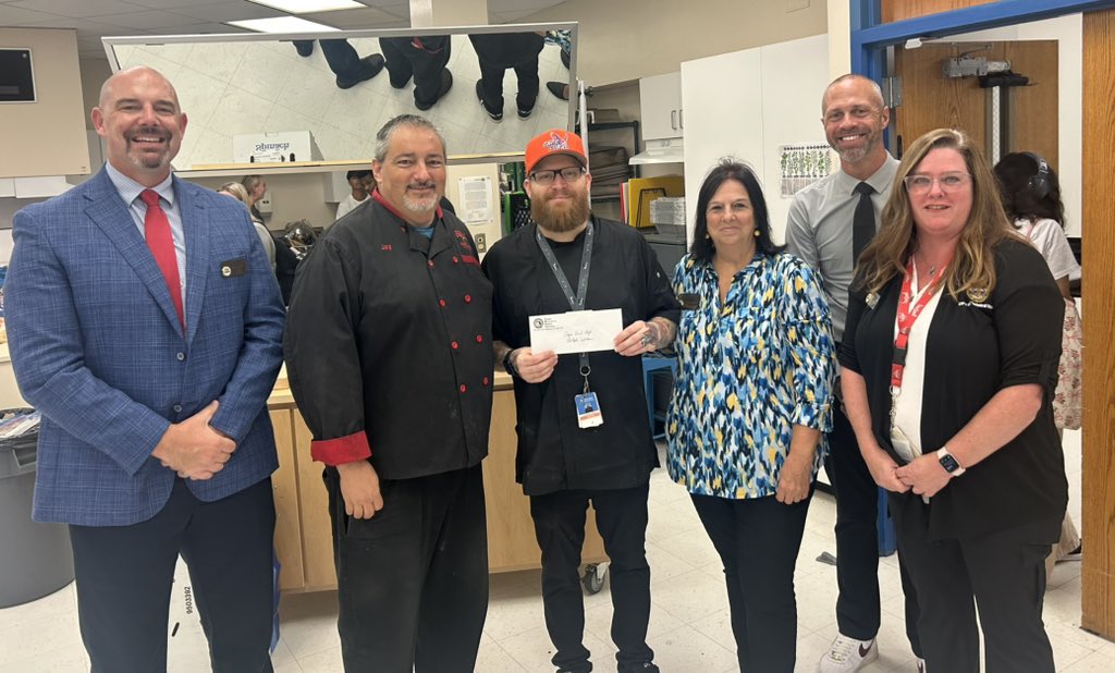 Ed Mathews tweet media