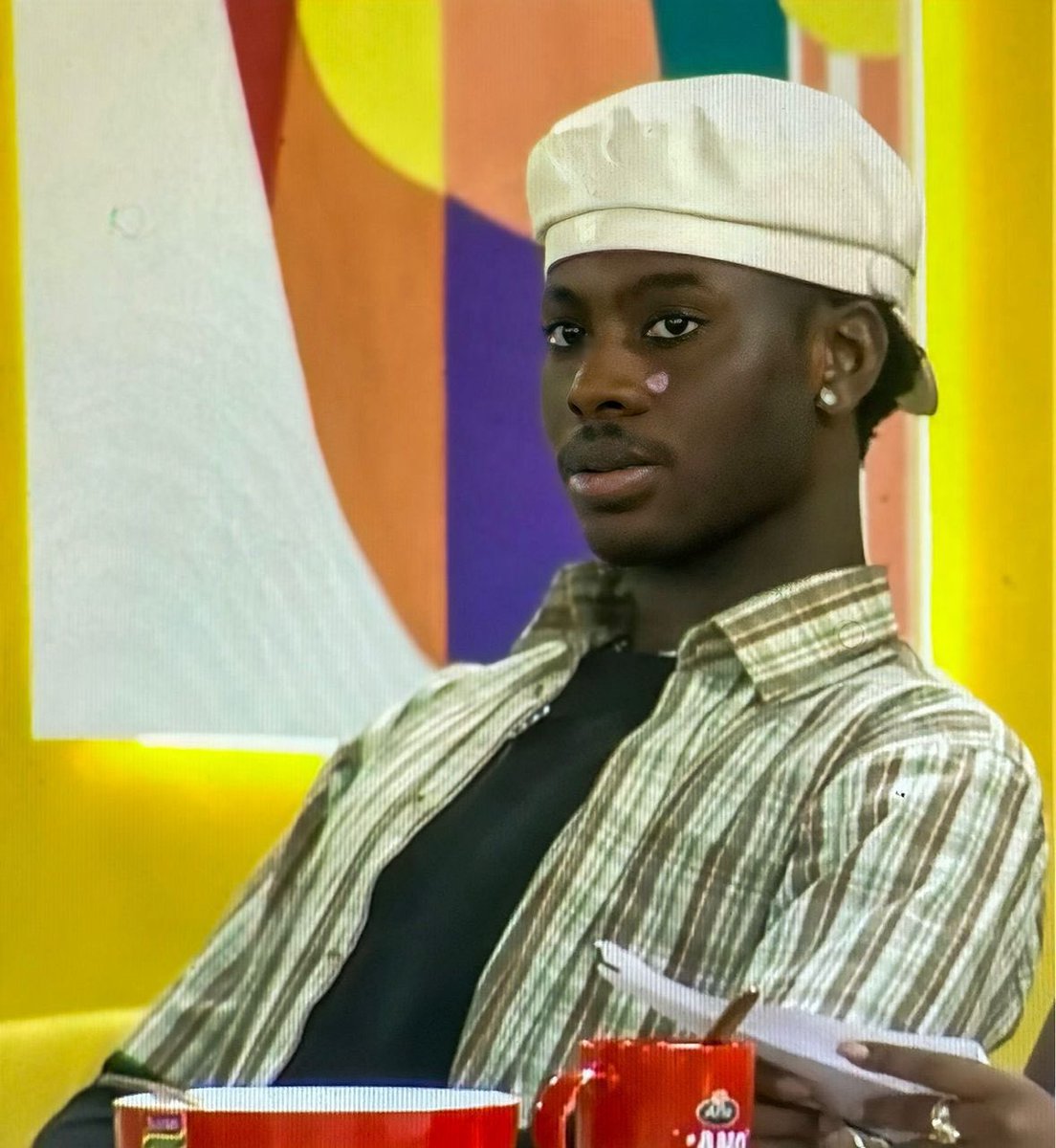 Koyin if you like clean makeup today and stay with your bestie we don’t mind 🤣
We have come to accept your friendship like that … After party drags can come in . 
Koyin is always right 📌 📌 

#BBNaija #BBNaijaS10