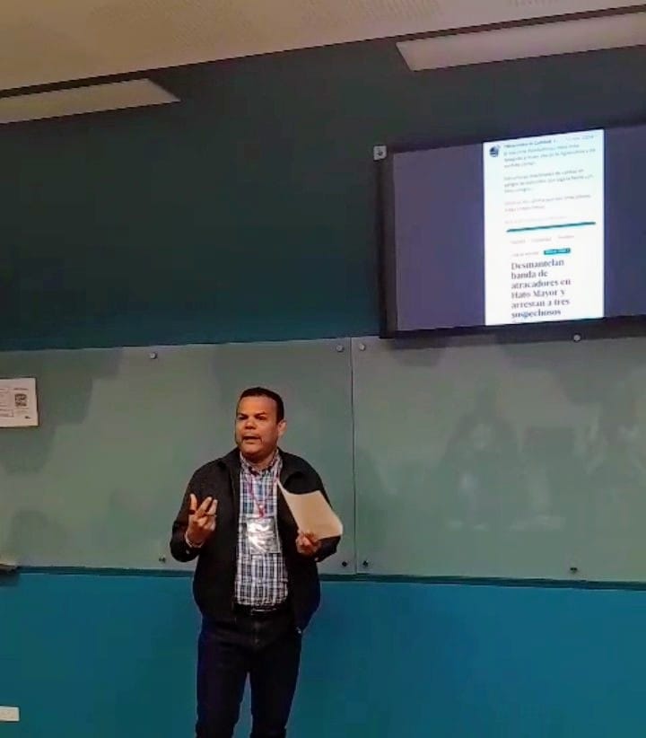 CristianMotam's tweet photo. #Periodista Féliz Lebrón expone en el VIII Encuentro Nacional de #Acicom en #Colombia.

Leer en:
https://t.co/aKLvqehoon

@ACICOMColombia
@Poligran
#ProcapRD
#Periodismo
#Comunicación
#RepúblicaDominicana
#RD
#Bogotá
#ElNuevoDiarioRD
#Noticias
#Información
#Prensa https://t.co/4WsVN0wVke