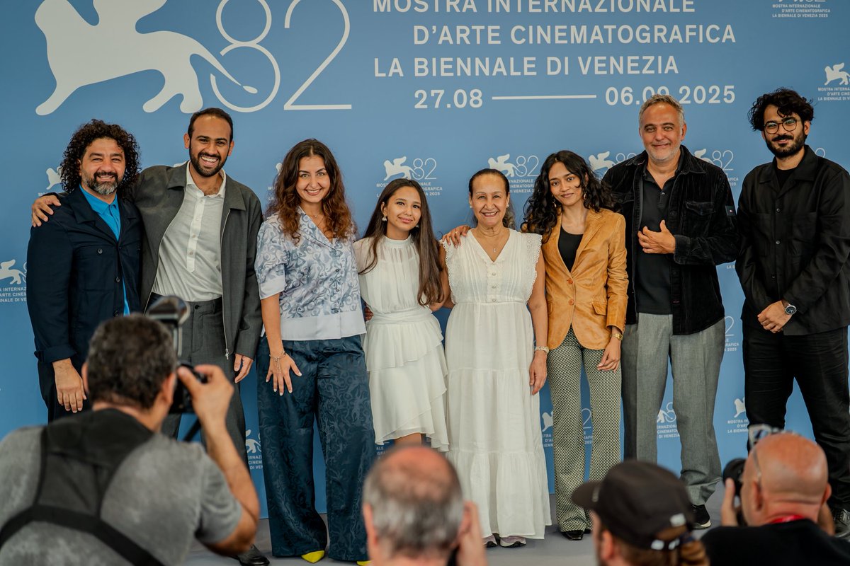 ✨🇸🇦 لحظة فخر جديدة ✨
من قلب فينيسيا، ومع فيلم هجرة للمبدعة شهد أمين، أرفع مجددًا العلم السعودي في أعرق مهرجان سينمائي في العالم.

مشاركتي هذه ليست مجرد مرور على السجادة الحمراء، بل شهادة على التحول الكبير الذي تعيشه السينما السعودية، وعلى قوة الحلم حين يتحول إلى واقع.
فخور