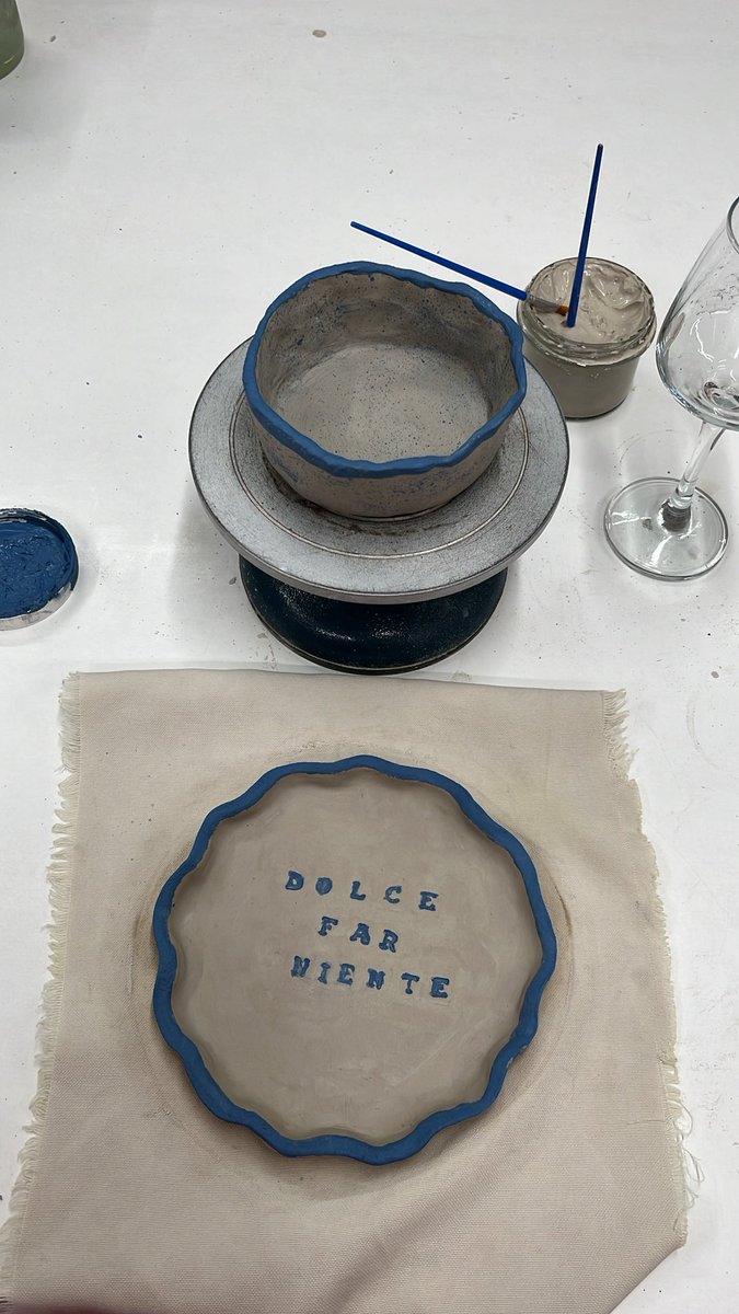 Stop and erase tweet media