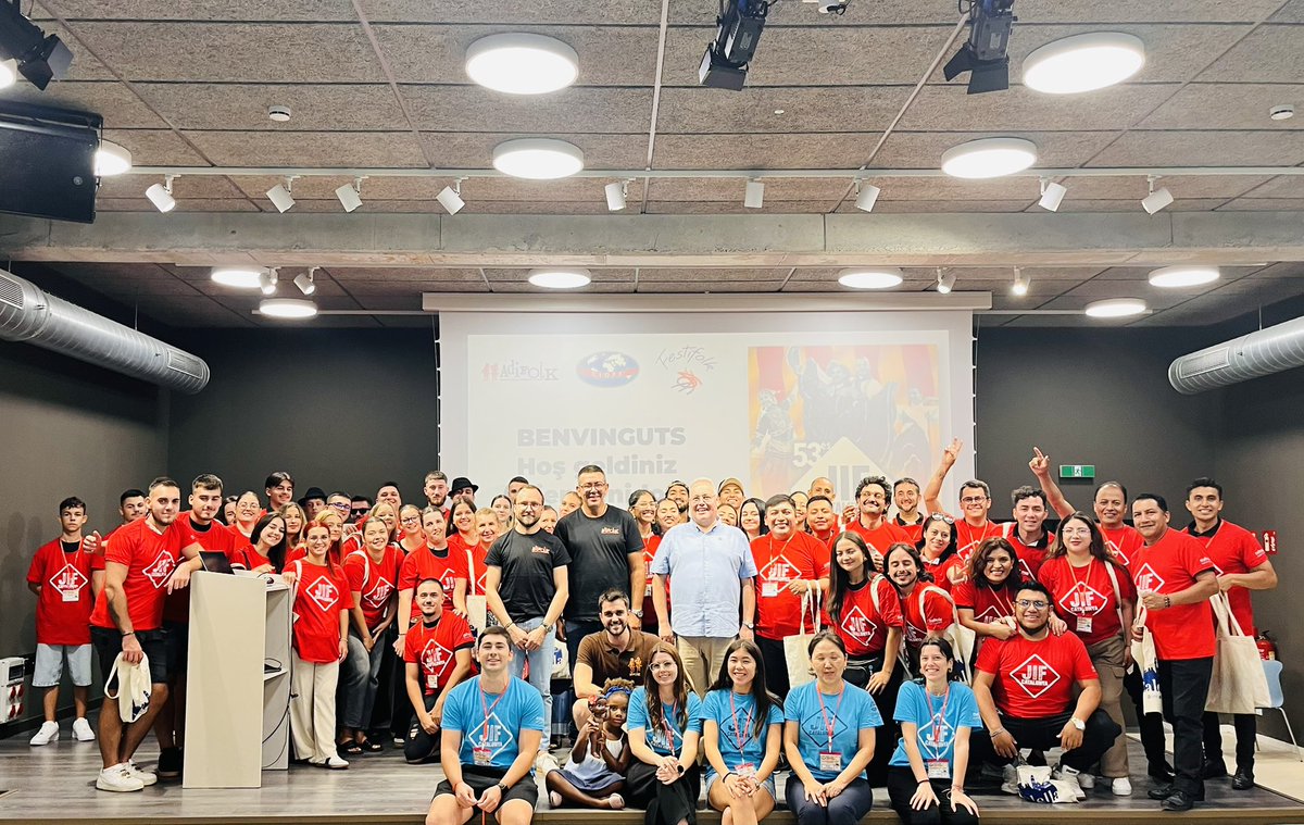 IvanBesora's tweet photo. “LES DANSES DELS POBLES, PEL NOSTRE POBLE”

Engeguem 10 dies del festival internacional de folklore de Catalunya, les 53es JIF-CATALUNYA 2025.

#adifolk https://t.co/ATPOYFiYmL