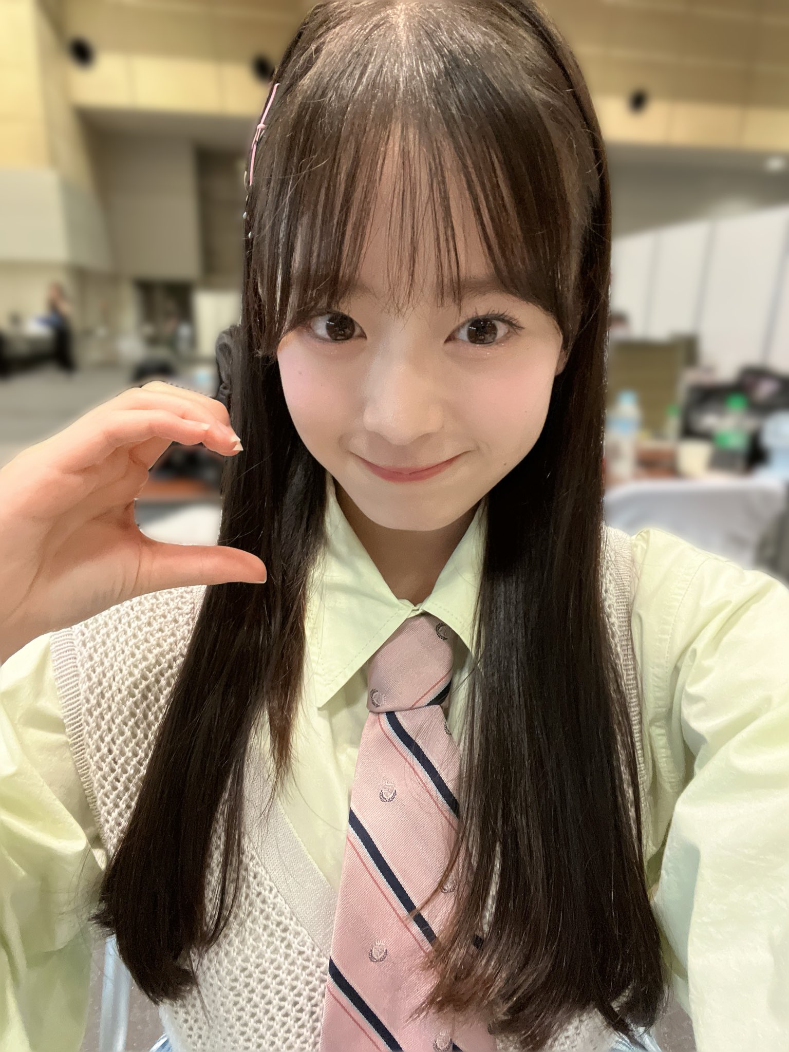 AKB48 近藤沙樹 サイン入り タペストリー スクラッチ AKB48 2025年「48の日」記念 スクラッチ | AKB48 Official