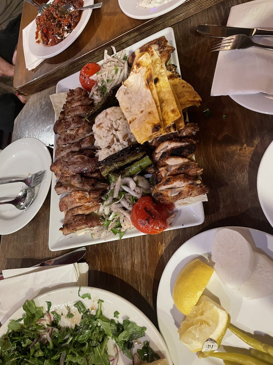 Yorucu bi idmandan sonra kaburga+tavuk üff 😑