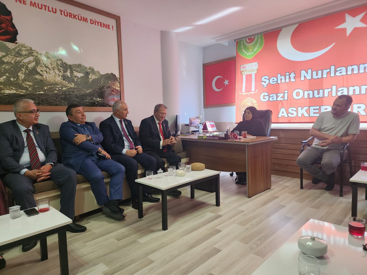 Zafer Partisi Genel Merkezi Ziyaretleri Kapsamında 04.09.2025 tarihinde Gaziantep İl Başkanlığımızla birlikte Türkiye Harp Malulü Gaziler Şehit Dul ve Yetimleri Derneği Gaziantep Şubesini ziyaret ederek Değerli Başkanımız Sayın Gülay Bozan, Başkan Yardımcımız Adem Hasan Önder ve