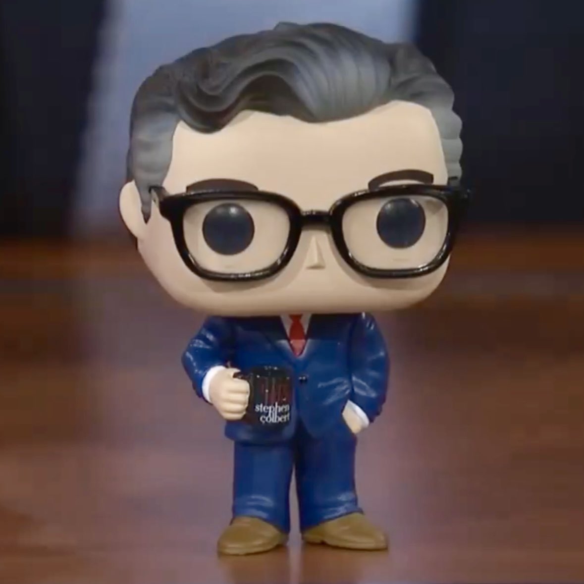 FunkoPOPsNews's tweet photo. In hand and OOB with the new Stephen Colbert Funko POP! Available below ~ thanks @colbertlateshow ~
   Linky ~ https://t.co/7YNWkkkI8Q
#Ad #ColbertShow #StephenColbert #FPN #FunkoPOPNews #Funko #FunkoPOP https://t.co/79hzsMys9u