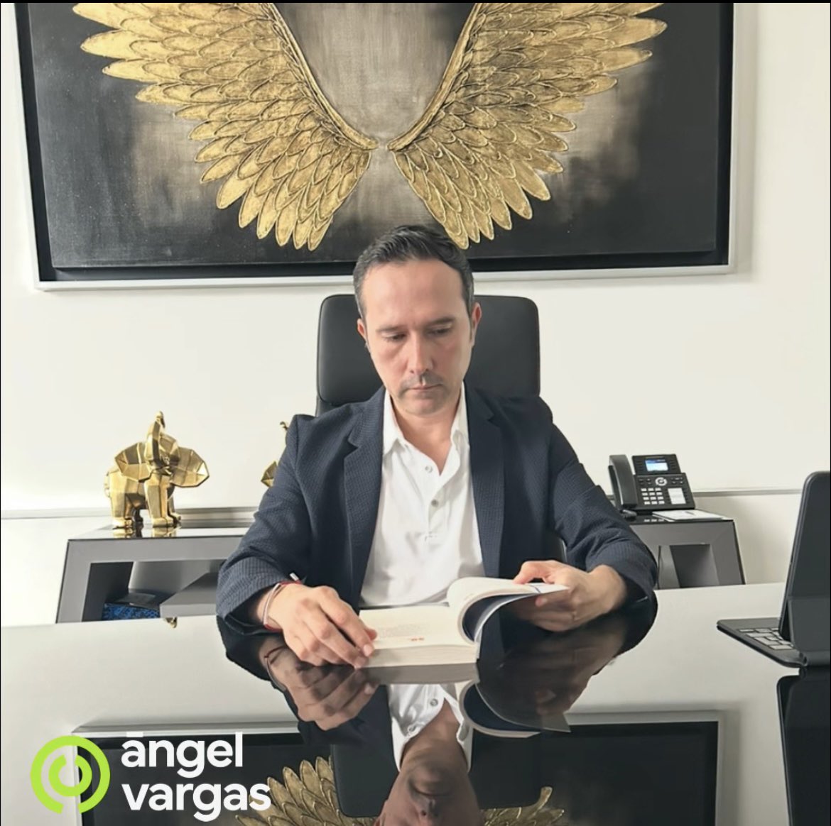 📖 El éxito nace en la mente que elige crecer cada día. 
Cada idea es una semilla de visión que se convierte en resultados 🚀.

Estrategia con alma, resultados con visión.

❤️ Dale like y RT para inspirar a más personas a crecer contigo.

#ÁngelVargas #VisiónEmpresarial 🧭