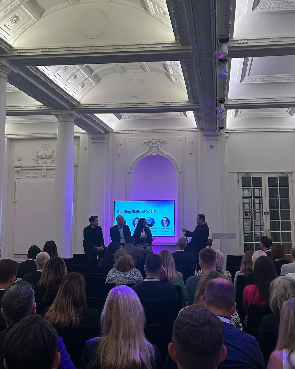 pluralsight's tweet image. London, you delivered. 👏

Pluralsight Shift brought together leaders, innovators, and practitioners to explore how we build skills at scale, transform talent, and navigate the future of tech.

Next up, Pluralsight Shift North America. Learn more: plrsg.ht/4n8a3RE