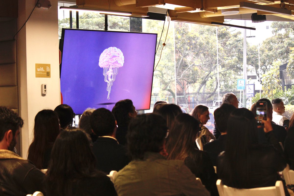 APCColombia's tweet photo. El Fondo de Pago por Resultados en economía circular, pionero en el mundo, fue fundamental para impulsar esta iniciativa. ¡Seguimos trabajando juntos hacia un futuro más sostenible! #EconomíaCircular #ProUsar https://t.co/5paA32nN3Q