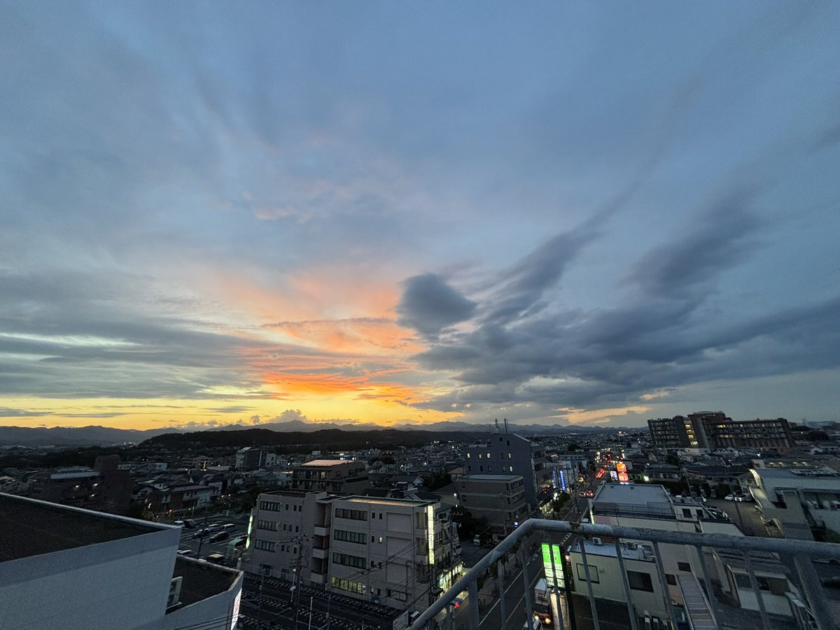 ikeichi69's tweet photo. 疲労困憊しているのだけど
こんな雲を観てまさに"癒された"

#天使 https://t.co/Xp68XD206v