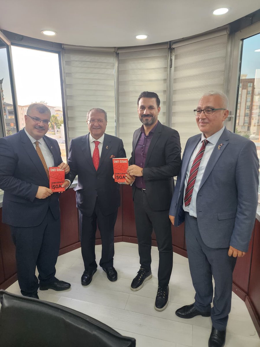atakanertug's tweet photo. Zafer Partisi Genel Merkezi Ziyaretleri Kapsamında 04.09.2025 tarihinde Gaziantep İl Başkanlığımızla birlikte Gaziantep S.M.M.M Odası Başkanı Ali İhsan Çelikbaş, Burak Kirişçi, Ali İhsan Kaya ve oda üyeleri ile ülke gündemi ve mesleki konular hakkında istişarelerde bulunduk. Misafirperverlikleri için tüm oda üyelerine teşekkür ederiz.
@cihat56cetin
@GurelOzusta
Mahmut Karaaslan
@gaziantepilbsk