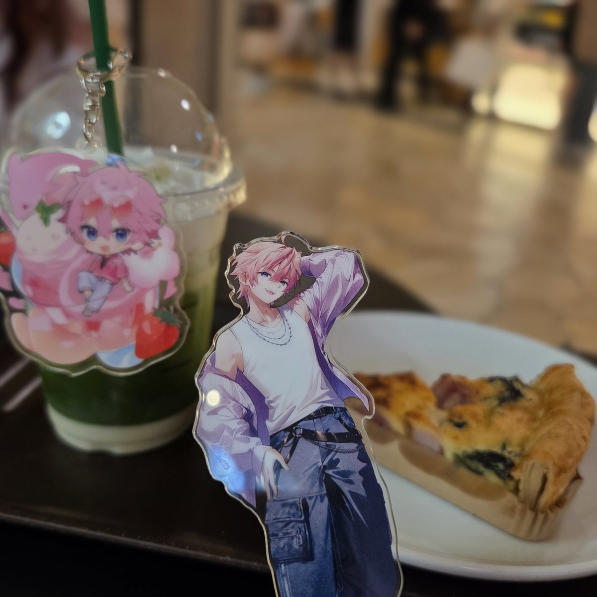 さとみくん🩷おはよ🐱
まだゆっくりおやすみ中かな🐱💤
昨日はほんと幸せな時間でした
今日もパンパンなスケジュール頑張ってこなしてきて下さい🩷
声枯れてて心配だけどそれだけ歌ってダンスしてるんだね
今日は台風ですごい雨気を付けてね
今日も1日一緒に頑張ろうね•ᴗ•ꕤ*