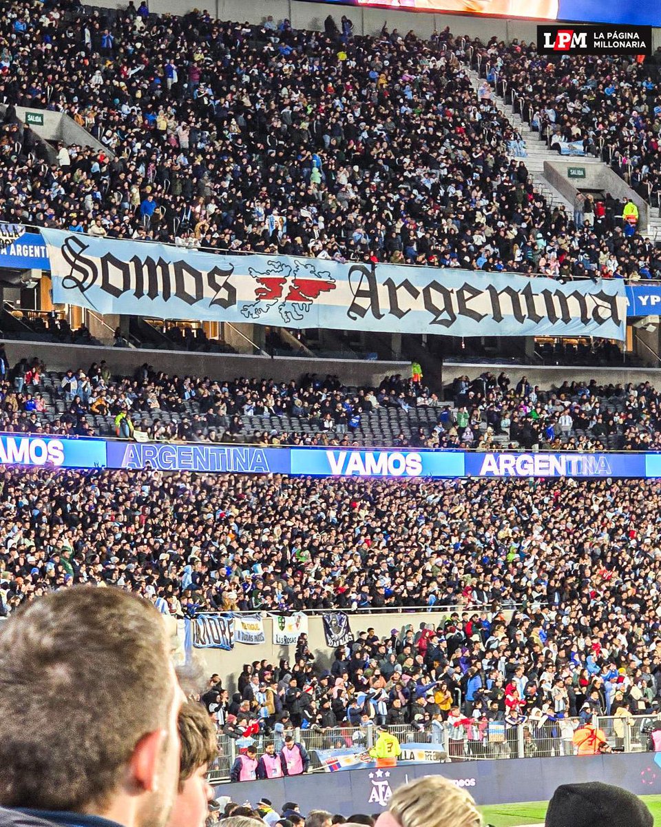 RiverLPM's tweet photo. River presente 🐔🇦🇷 https://t.co/PHOwhj2kry