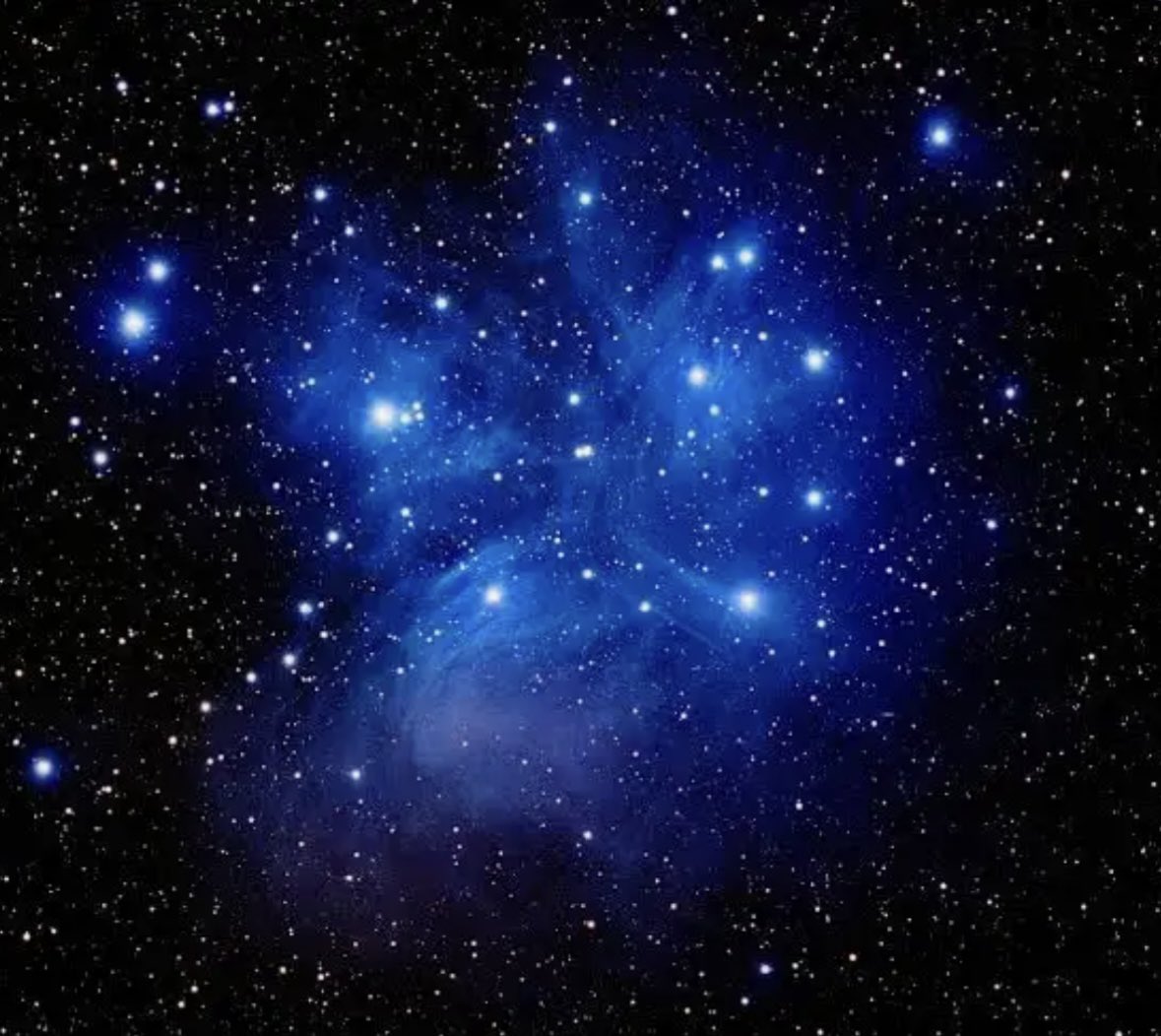 LouisaReid27382's tweet photo. S is for September…

 And #September is for spectacular starry nights with hunting Orion chased by his dog Sirius and squiggly Eridanus slithering up the sky towards the Seven Sisters 🌠✨
#WritingCommunity
#5amwritersclub
#dawnpatrol
#poetry
#constellations
#NatureBeauty
#stars https://t.co/lu9tQk7fq4