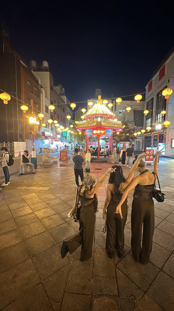 イベントの帰りに友達と寄り道🐼
夜の南京町は最高だね❤️

 #dancer
 #nanami