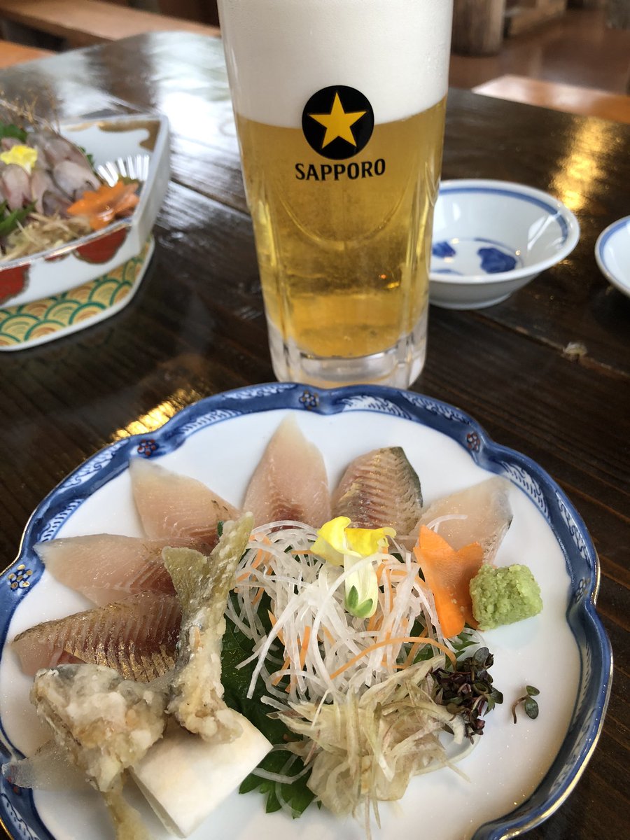 anarchy702xx's tweet photo. 鮎のせごしで一杯、刺身でまた一杯

#やな場茶屋 https://t.co/1OvY7mjL7N