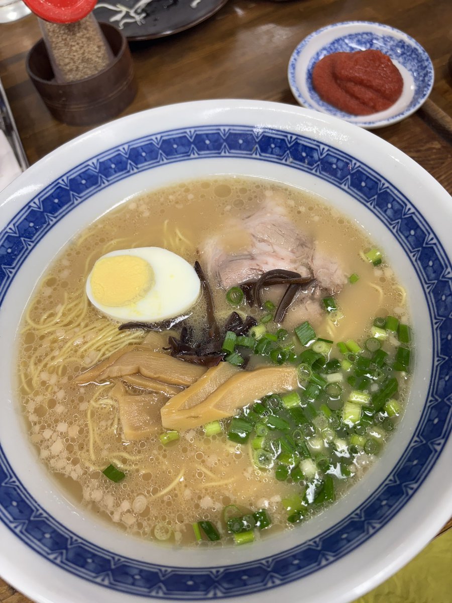 「明太子のかねふく」運営の『博多ラーメンふくちゃん』

築地総本店は閉店。それでもフランチャイズの残党であろう「ふくちゃん練馬店(創業1987年)」は現在も近隣の方々に愛されています。