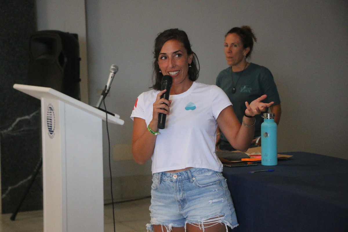 🦈Este jueves nuestro club acogió el taller 'Conviértete en guardián/a de tiburones y rayas de Canarias' que nos dejó varios mensajes partiendo de la importancia que tiene la conservación de estas especies 

➡️El 37% de estas especies están amenazadas 

<a href="/AzulLatitud/">Latitud Azul</a>