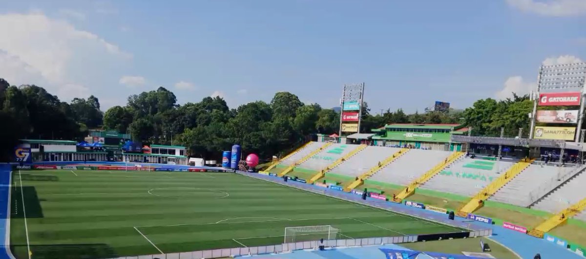 A huevos que no somos iguales hijos de puta ustedes lo ven por la TV y yo en vivo.