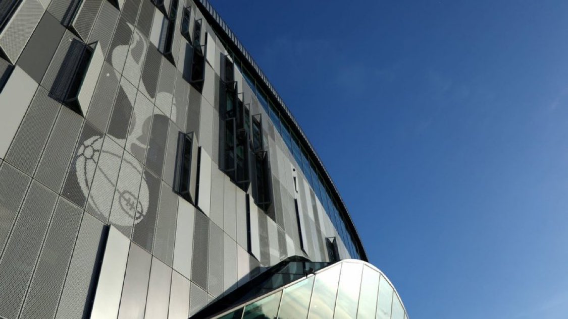 公式
トッテナム では9月4日付でダニエル・レヴィ会長の退任が決定。