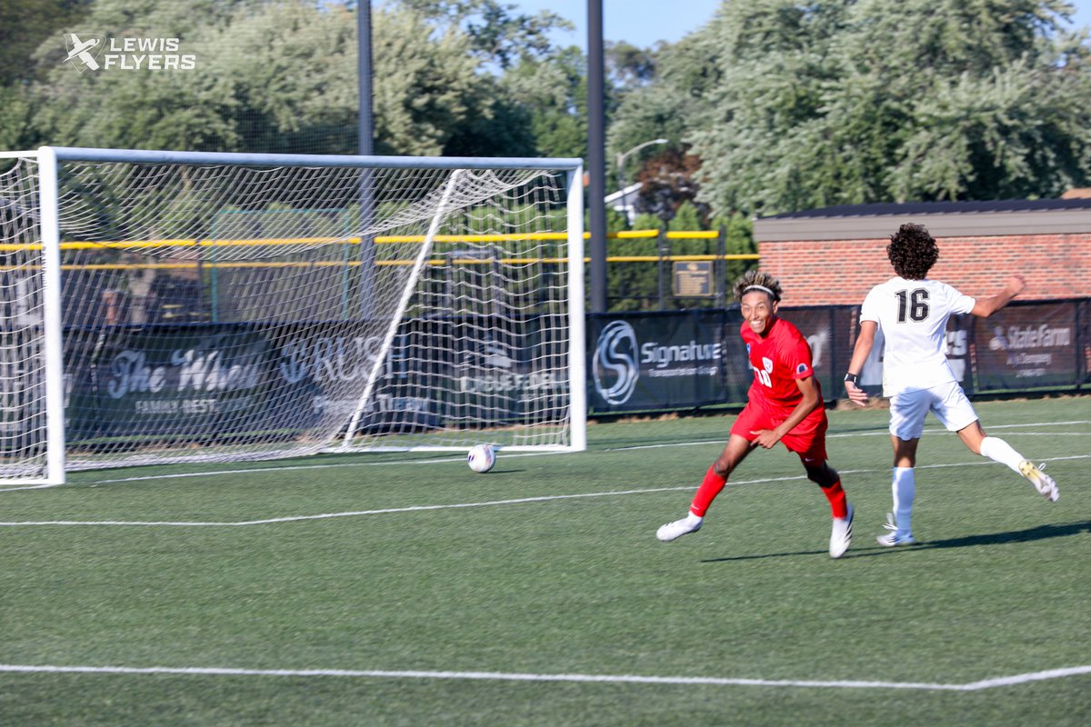 MARIO RAMIREZ WITH GOAL NUMBER THREE!!!

LEWIS - 3
PNW - 0

#FlyAsOne