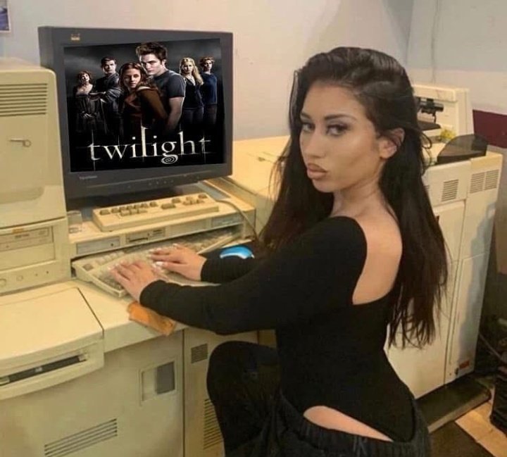 yo el 7 de septiembre viendo crepúsculo por 83828 vez pero ahora en youtube