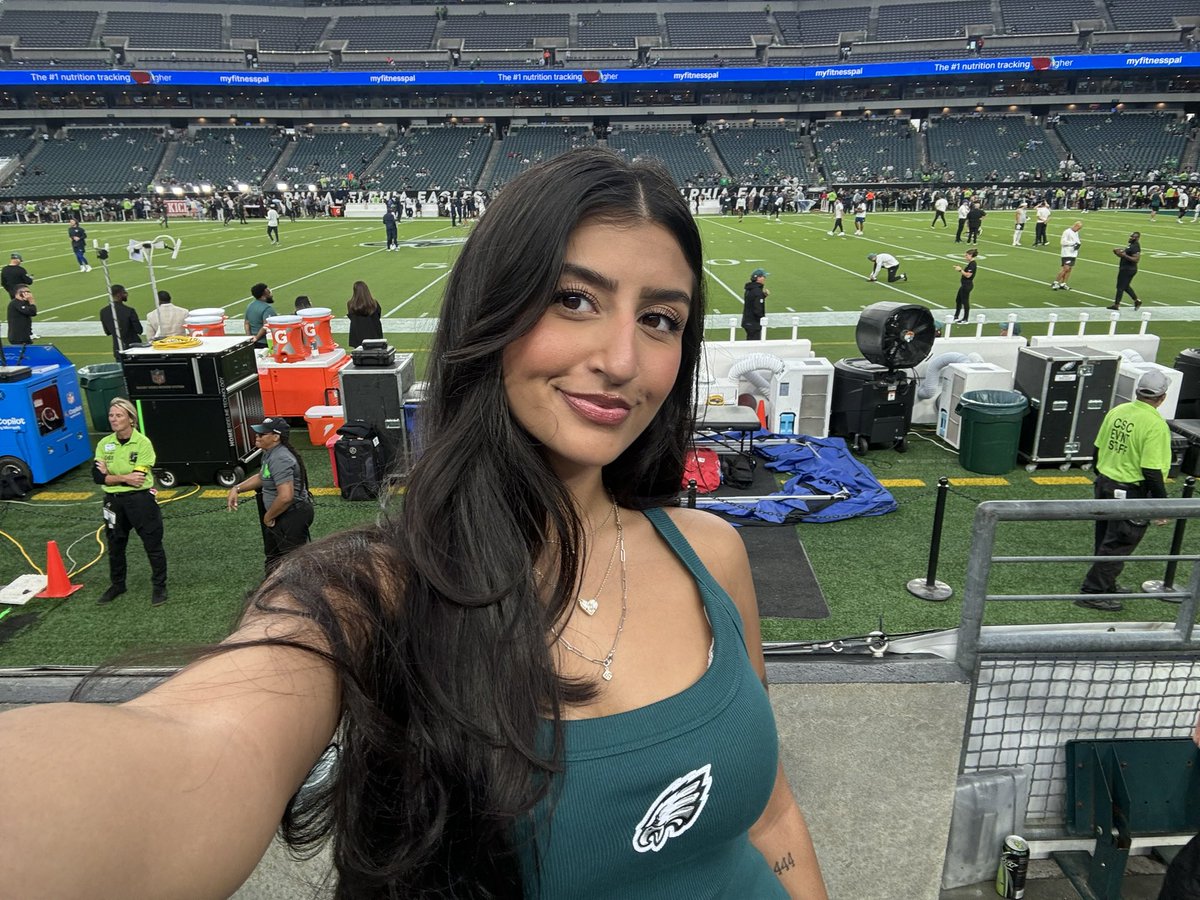 Shriya Saini tweet media