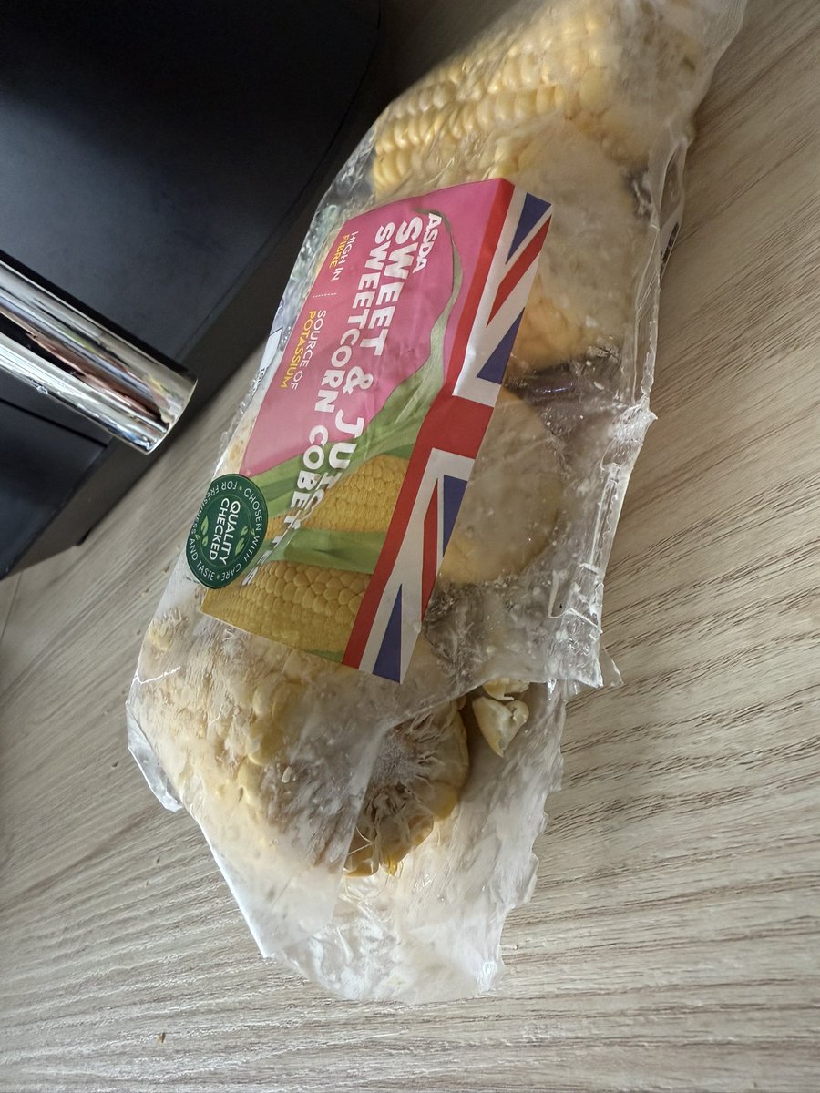 RM41592157's tweet image. @AsdaServiceTeam I purchased these today and once I got home noticed the pack had been opened. There was an awful smell on them on too! I had to put them straight in the bin. Why is it always dewsbury Asda!