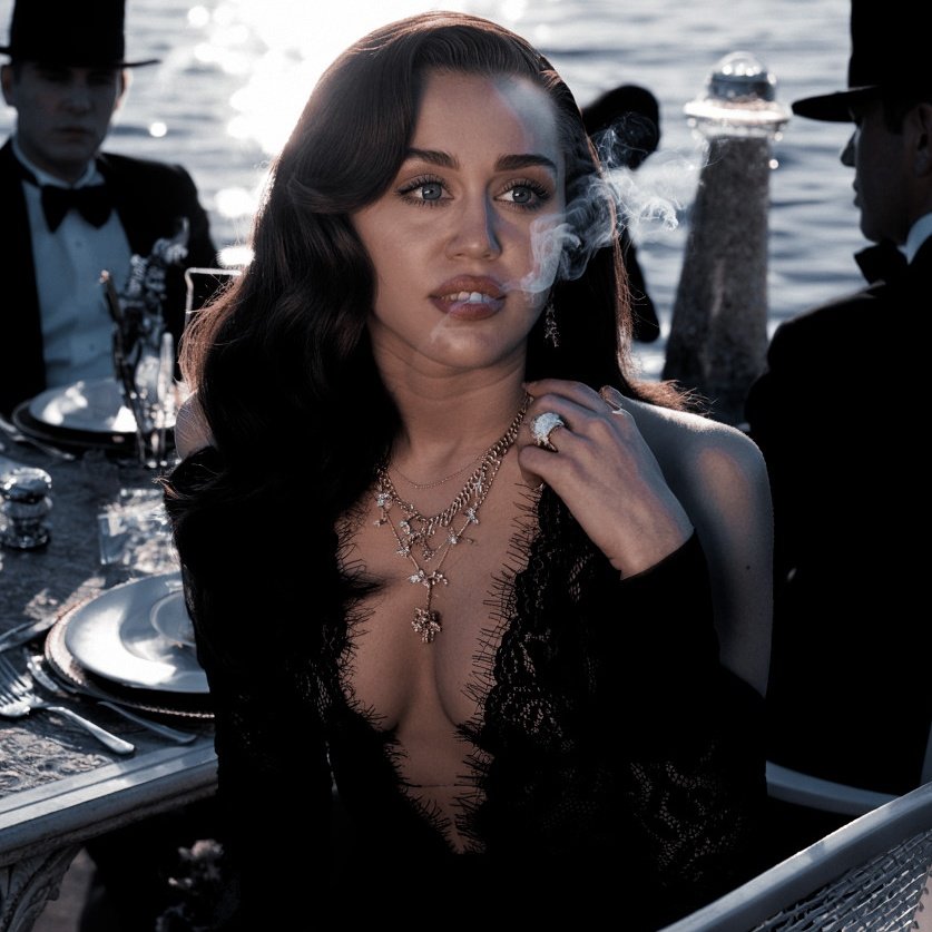 ᅟᅟᅟᅟ، ꪜ𝐨𝐥𝐜𝐚𝐧𝐢𝐜 𝐰𝐢𝐭𝐡 𝐞𝐥𝐞𝐠𝐚𝐧𝐜𝐞 tweet media