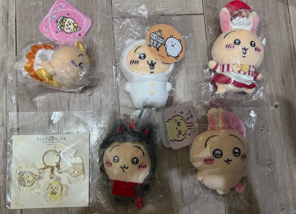 palapalaDMDM's tweet photo. 농담곰 우사기 제외 전부 미개봉입니다.
본인 일본에서 직접 구매.

매지컬 우사기 푸치미니 마스코트 : 1.5

농담곰 우사기 : 1.5

레스토랑 우사기 : 1.5

초롱 우사기 : 2.0

이나리신사 우사기 : 2.0

매지컬 치이카와 우사기 변신 키링 : 1.2

일괄시 9.
우사기 인형, 및 굿즈 추가해서 드립니다 https://t.co/mLgMrSwiTc