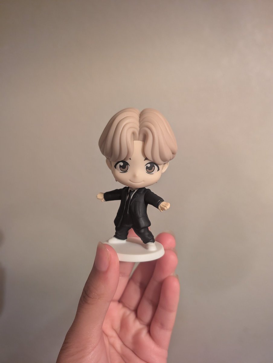 chogikoo's tweet photo. signed back into this account to show y'all my happy meal toy ☺️ https://t.co/95ueazZfBQ