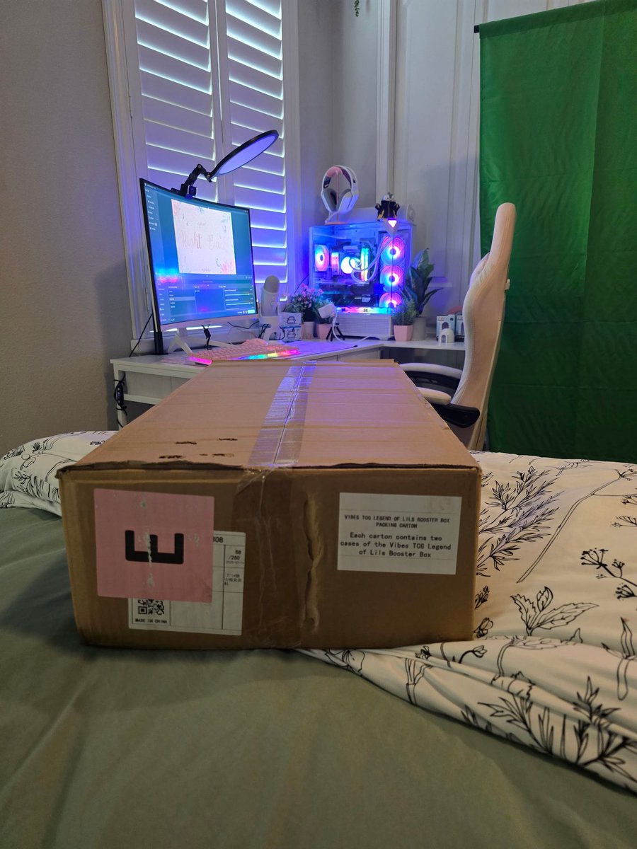 C00LCL0VER's tweet photo. Tomorrow at 6 P.M. ET I’ll be streaming on @AbstractChain, ripping some @vibes_tcg Legend of the Lils boxes from @dyli_io 👀 Come hang! https://t.co/SOR9kywj5P