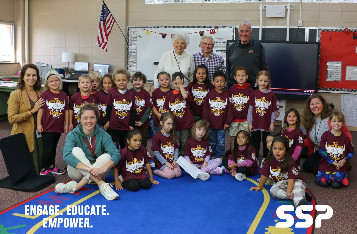 SSPPS6's tweet photo. Welcome SSP kindergarteners! On their second day of school today, they got a special surprise, their 'lil Packer t-shirts! Thanks to a generous donation from the SSP Ed Foundation, all SSP kindergarteners are showing off their Packer Pride again this year! #PackerPride #SSPengage https://t.co/9sl5MIawzN