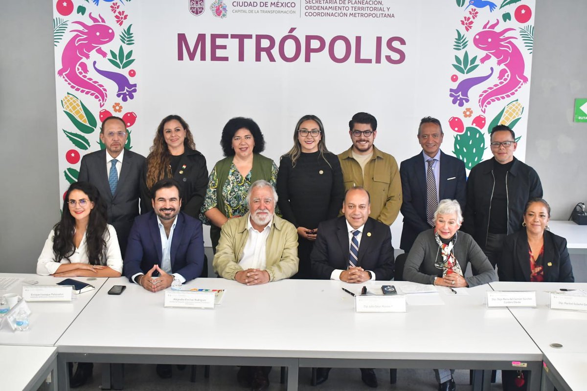 Recibimos en <a href="/MetropolisCDMX/">Metrópolis</a> a diputadas y diputados federales de la Ciudad de México para revisar las leyes generales sobre #CoordinaciónMetropolitana y #OrdenamientoTerritorial

Agradezco a mis compañeros diputados la disposición de construir juntos estos nuevos panoramas de