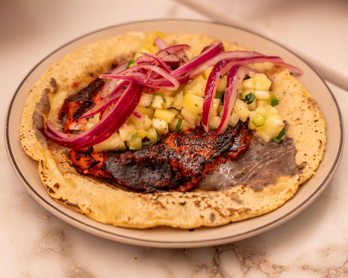 Aquí están los tacos más caros que hemos pagado… pero, ¿valen la pena? 😱🌮

📍La Once Mil - Taquería
Monte Everest 780, Lomas de Chapultepec, Miguel Hidalgo, 11000 Ciudad de México, CDMX

Nuevo video aquí ⬇⬇⬇
youtube.com/watch?v=TOcHJT…