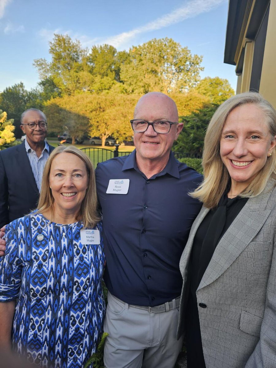 mugler_ross's tweet photo. The energy  in Hampton is real for Spanberger for Governor! https://t.co/yR5Pb8dcMg