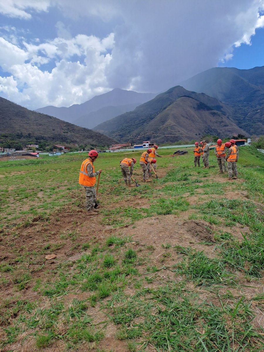 SOS wildfire tweet media