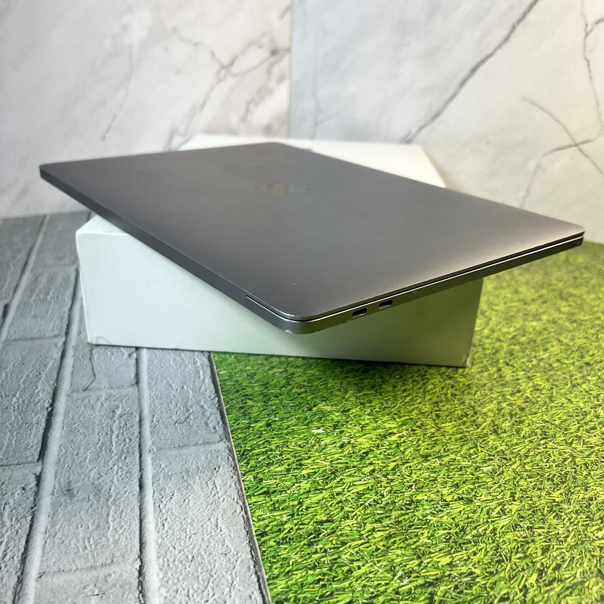 ramus_onos's tweet photo. wts lfb Macbook Pro 2019
•Space Gray
•⁠8/512 gb
•CC: 409, FCC: 4274
•⁠no issues, Fungsi semua normal
•⁠Kelengkapan (Macbookk &amp; Charger) cod Jaktim, Jaksel dm or rep if u interested !
#zonauang
#zonajajan
#wts https://t.co/WxgKfXODQ7