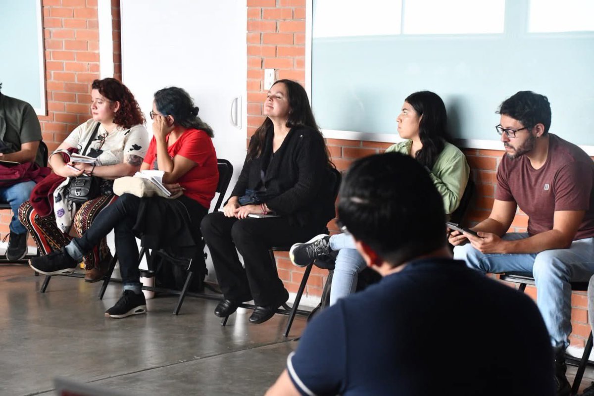 Hoy, coordinadores y responsables de programas formativos del INFP se reunieron para trazar estrategias, compartir experiencias y afianzar el rumbo del instituto para formar cuadros comprometidos con la revolución de las conciencias.

En el Instituto somos responsables del
